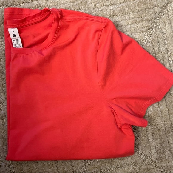 Lululemon Love Crew Curved-Hem Crewneck T-Shirt in Glaze Pink Size 14 NWOT - Picture 5 of 7